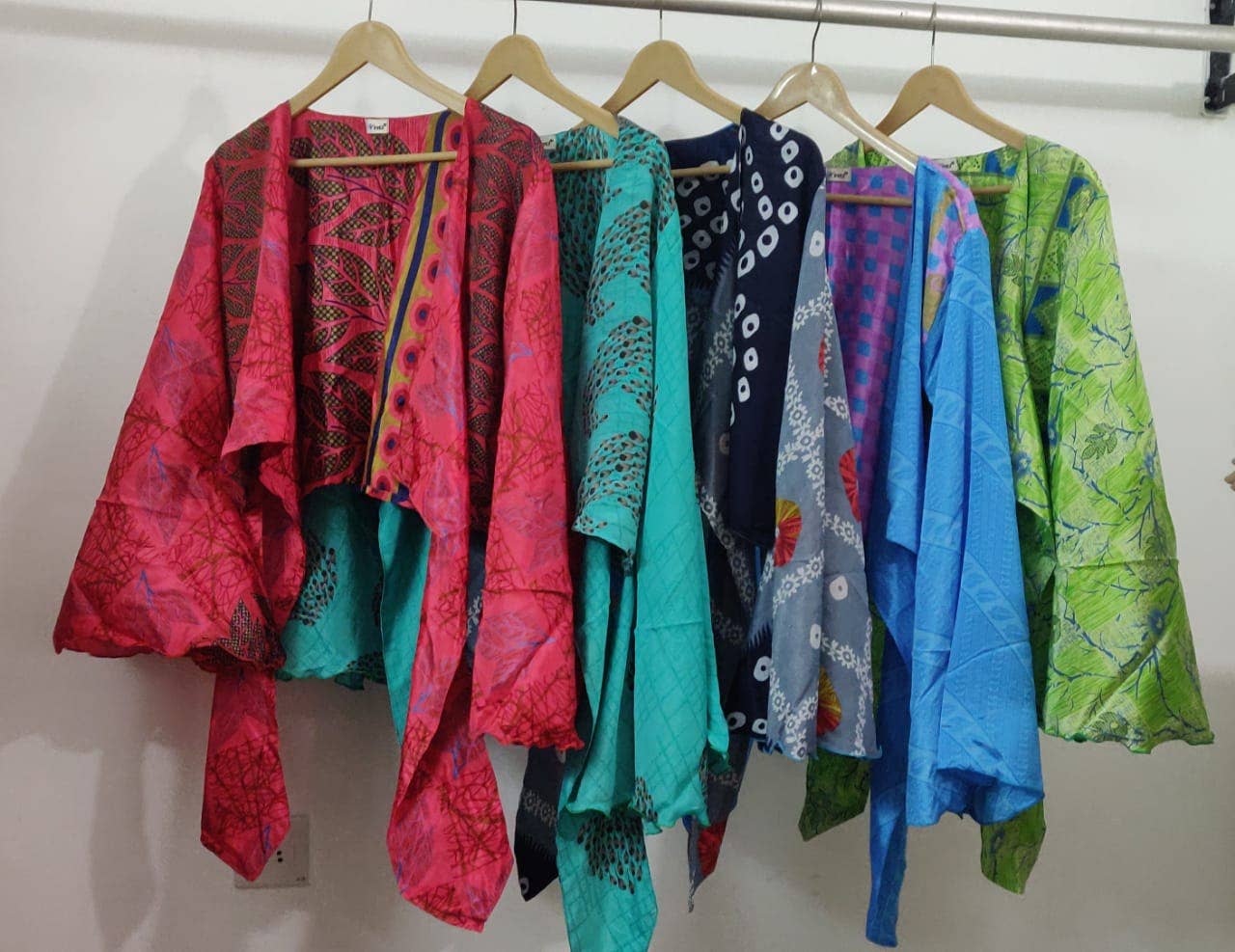 Women's Hippie V Neck Long Bell Sleeve Tie knot Floral Tops