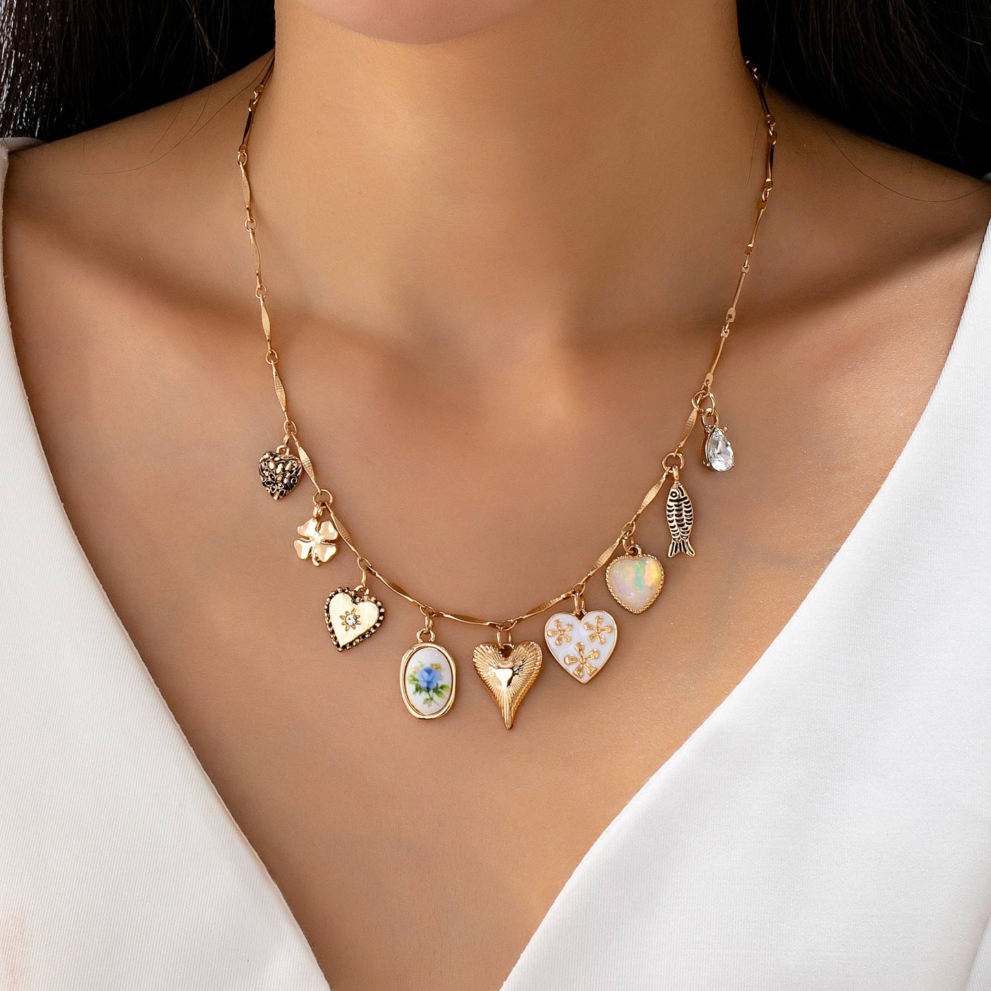 CHARM NECKLACE-HEARTS PORCELAIN FISH RHINESTONE | 80N92690
